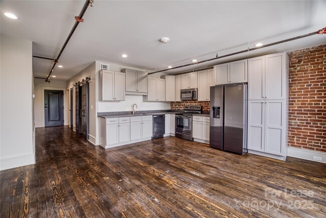 property at 178 N Broad St