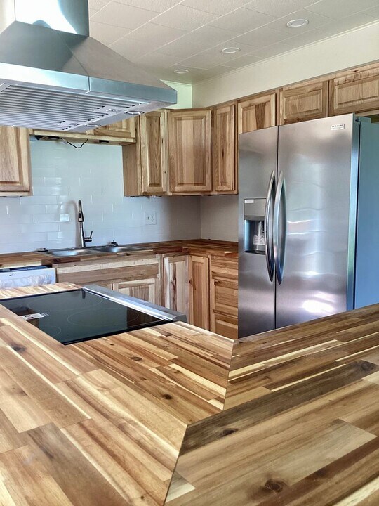 1934 Homedale Rd in Klamath Falls, OR - Building Photo