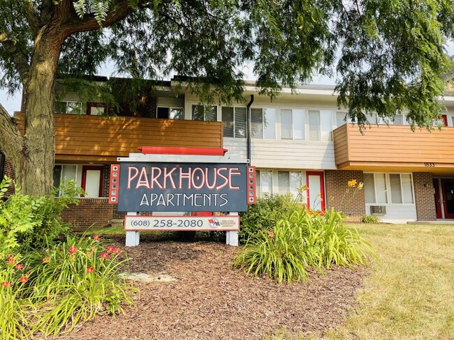 Park House Apartments in Madison, WI - Foto de edificio - Building Photo