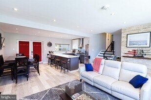 5911 15th Ave in Hyattsville, MD - Building Photo