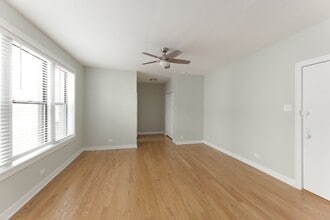 435 W Surf St in Chicago, IL - Building Photo - Building Photo