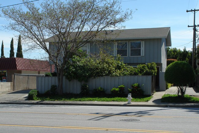 626 Hollenbeck Ave in Sunnyvale, CA - Foto de edificio - Building Photo