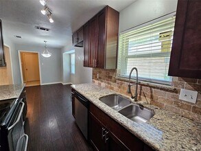 216 Wesley Dr in Desoto, TX - Building Photo - Building Photo