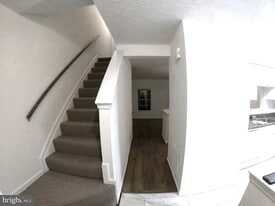 2804 Pin Oak Ln in Glenarden, MD - Building Photo