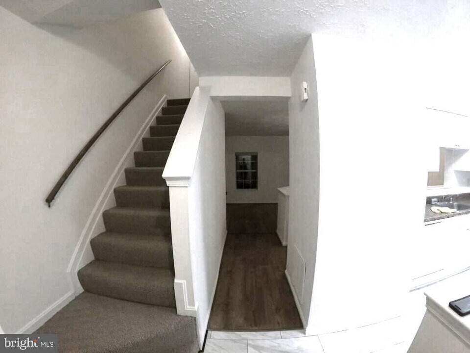 2804 Pin Oak Ln in Glenarden, MD - Building Photo