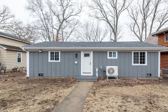 42076 N East Rd in Antioch, IL - Building Photo - Building Photo