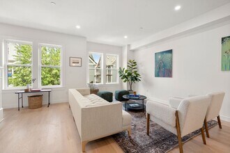 176 School St, Unit D in Boston, MA - Building Photo - Building Photo