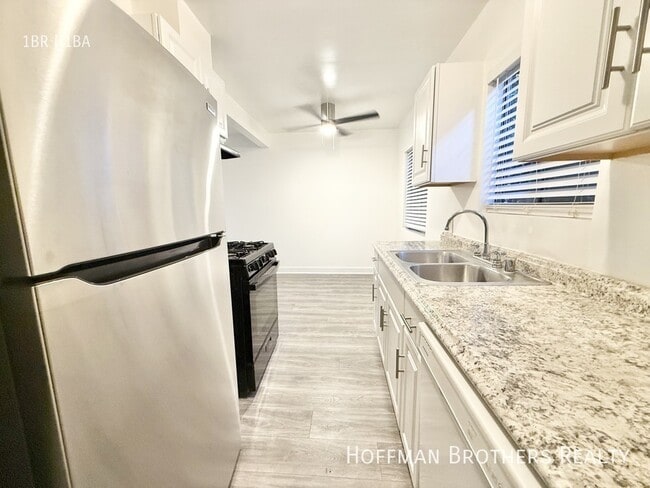 1220 S Manhattan Pl in Los Angeles, CA - Building Photo - Building Photo