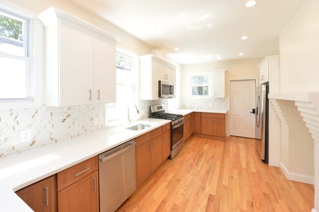 309 Academy St, Unit 2