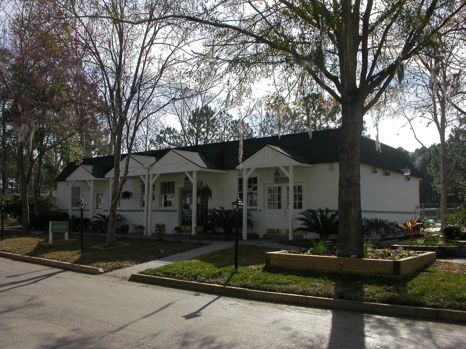 Crystal Springs Estates in Jacksonville, FL - Foto de edificio