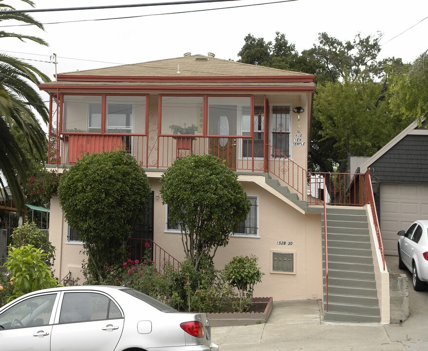 1528-1530 E 17th St in Oakland, CA - Building Photo