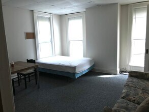 254 W 9th St-Unit -#7 Studio in Erie, PA - Building Photo - Building Photo