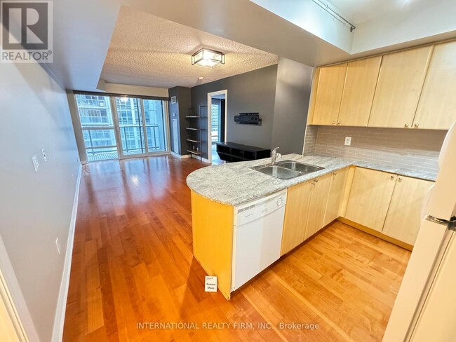 763-2763 Bay St. in Toronto, ON - Building Photo - Building Photo