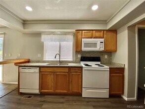 4964 Waldenwood Dr in Littleton, CO - Building Photo - Building Photo