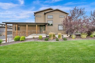 6357 E 820 S in Huntsville, UT - Building Photo