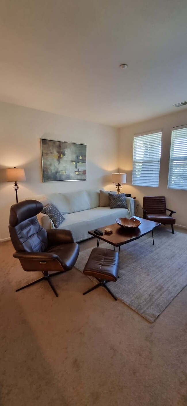 16912 Laurel Hill Ln, Unit 116 in San Diego, CA - Building Photo - Building Photo