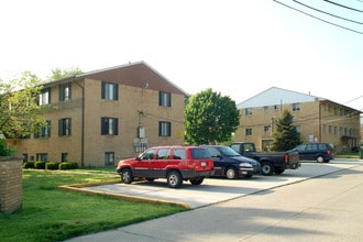Kingston Manor Apartments in Mount Clemens, MI - Foto de edificio - Building Photo