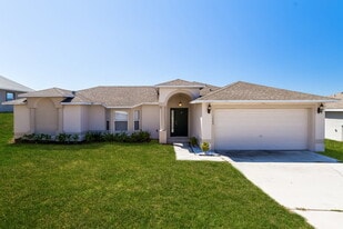 1480 Muir Cir in Clermont, FL - Building Photo
