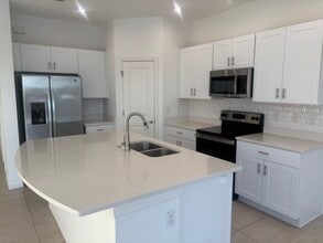 2302 Alee Ln in Wesley Chapel, FL - Building Photo - Building Photo
