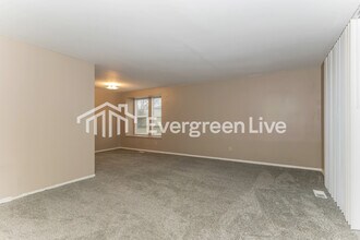 5636 Troy Villa Blvd in Huber Heights, OH - Building Photo - Building Photo