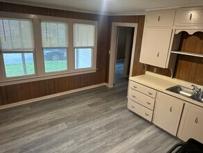 224 E Velma Ave in Springdale, AR - Building Photo - Building Photo