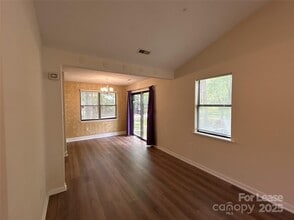 6506 Doubletree Dr in Charlotte, NC - Building Photo - Building Photo