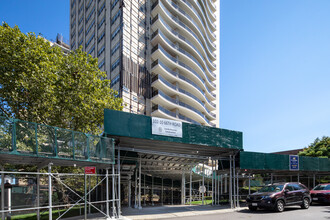 Birchwood Towers in Forest Hills, NY - Building Photo - Building Photo