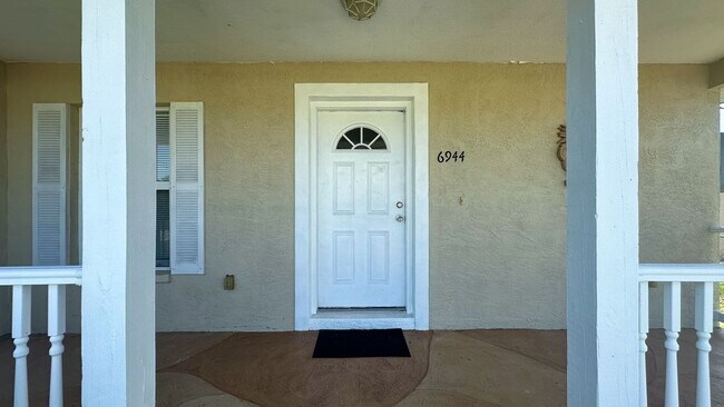 6944 Rosemont Dr in Englewood, FL - Building Photo - Building Photo
