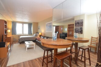 130 Water St, Unit 9D in New York, NY - Building Photo - Building Photo