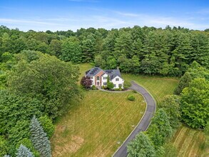 745 Cook Hill Rd in Cheshire, CT - Building Photo - Building Photo