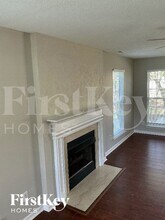 4215 Suttle Pl, Unit 313 in Matthews, NC - Foto de edificio - Building Photo