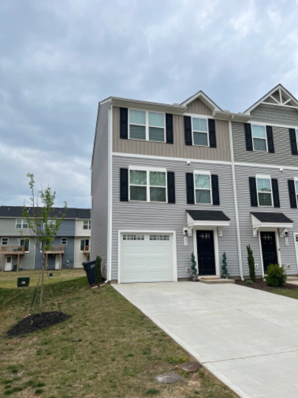 206 Maple Frg Trl in Greenville, SC - Building Photo - Building Photo