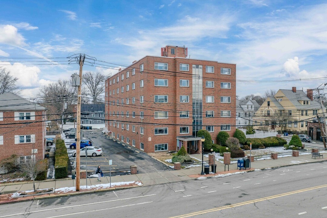The Summit House in Arlington, MA - Building Photo