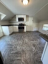 39 Middle St in Hadley, MA - Building Photo