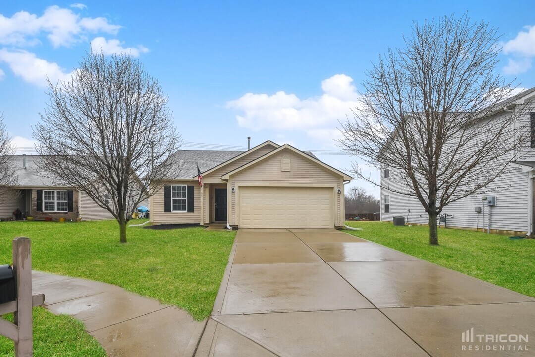 88 Rambling Rd in Greenfield, IN - Building Photo