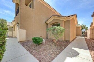 8833 Sherwood Park Dr in Las Vegas, NV - Building Photo - Building Photo