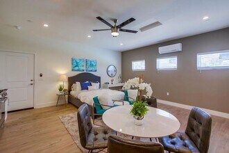 4142-4158 Nordica Ave. in San Diego, CA - Foto de edificio - Interior Photo