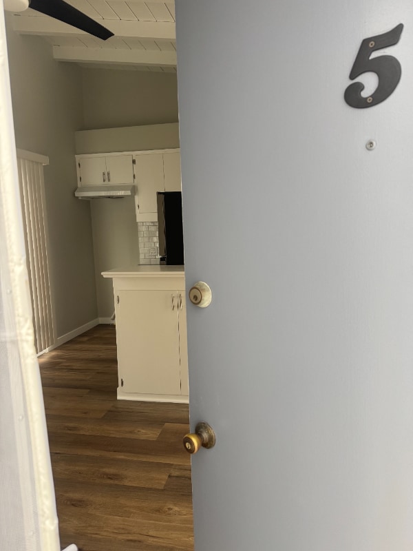 2026 Hermosa Ave, Unit 5 in Hermosa Beach, CA - Foto de edificio - Building Photo