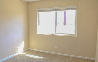 1021 19th St in Paso Robles, CA - Building Photo - Interior Photo