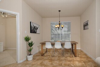 3 Pine Needle Pl in Spring, TX - Foto de edificio - Building Photo