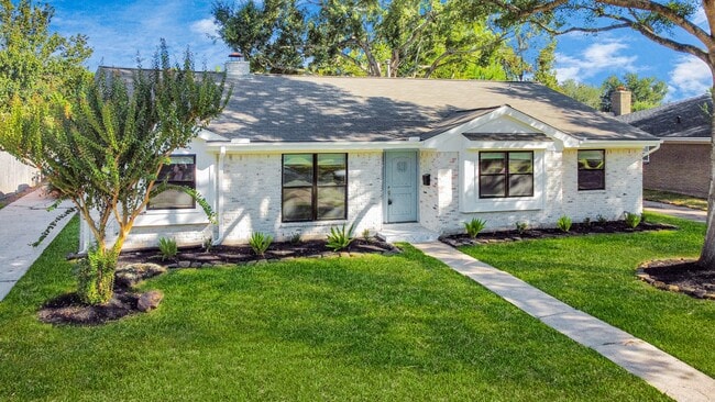 5914 Warm Springs Rd in Houston, TX - Building Photo - Building Photo