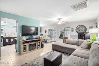 2744 E Windrose Dr in Phoenix, AZ - Building Photo - Building Photo