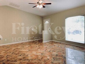 2476 Parrot St in North Port, FL - Foto de edificio - Building Photo