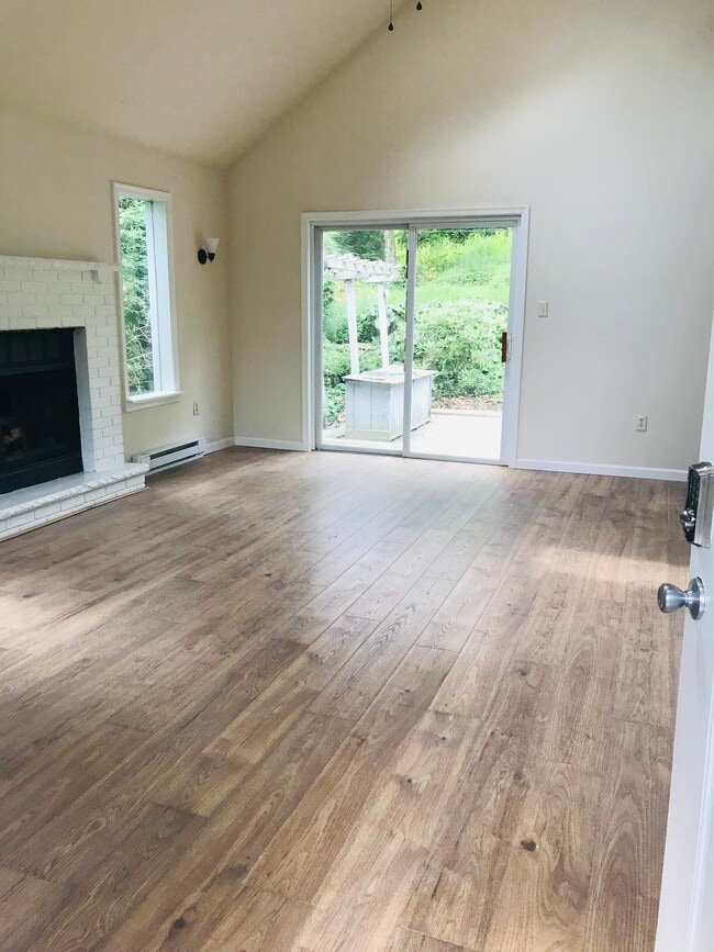 property at 10 Candlewood Ln