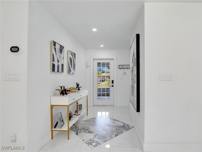 208 Erie Dr in Naples, FL - Building Photo - Building Photo