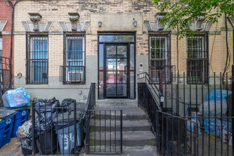 134 Grattan St in Brooklyn, NY - Building Photo - Building Photo