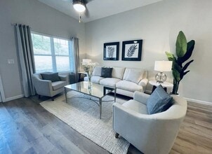 Wilcox Meadows in Twinsburg, OH - Foto de edificio - Building Photo