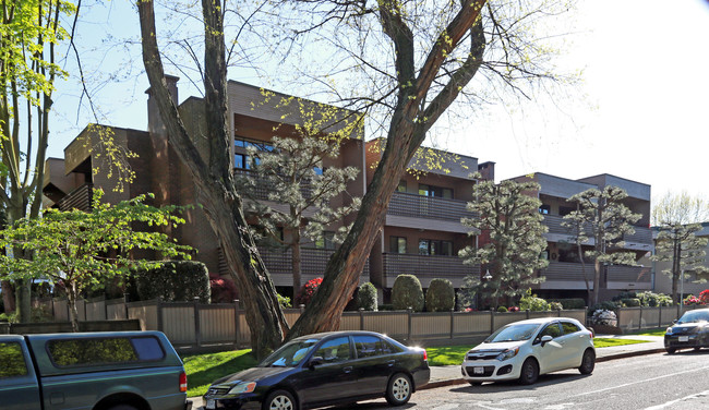 Regency House in Vancouver, BC - Building Photo - Building Photo