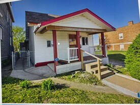 1017 E 8th St in Sioux Falls, SD - Building Photo