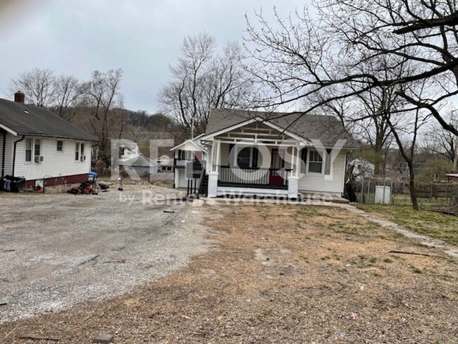 property at 576 S Oxford Ave